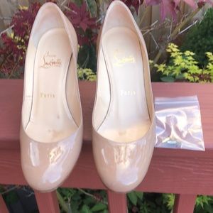 Christian Louboutin cream tan patent shoes size 36, heels 3.5”